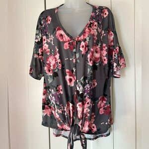 Reborn J short sleeve tie front floral top XL